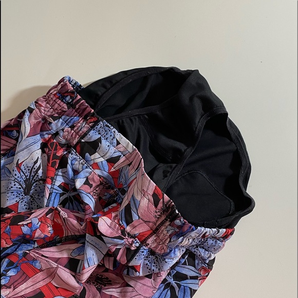 Hotty Hot Short 2.5” - Picture 7 of 7